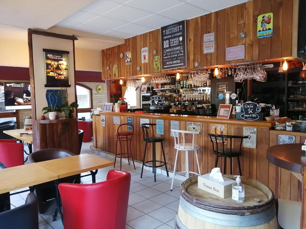 Le Grand Chatelard Hotel Bar Restaurant Sainte-Marie-de-Cuines 外观 照片