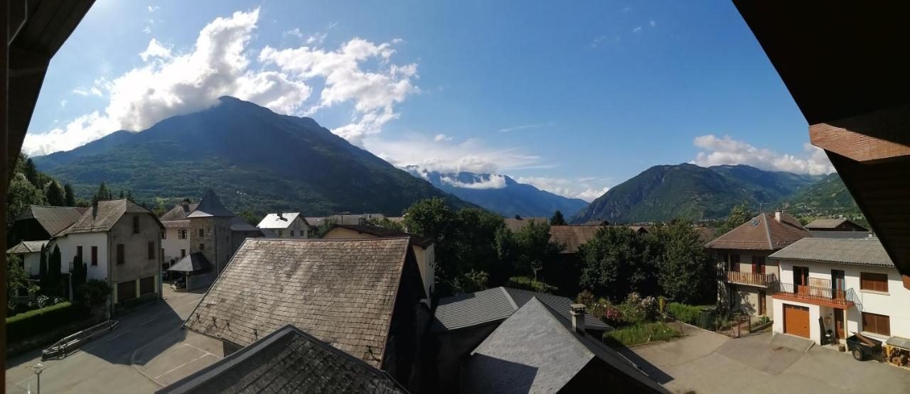 Le Grand Chatelard Hotel Bar Restaurant Sainte-Marie-de-Cuines 外观 照片